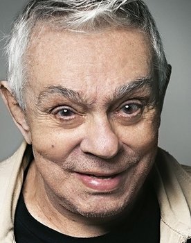 Chico Anysio as 