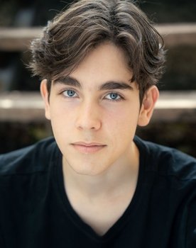 Dante Monteverde as Damien De Santis