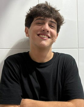 Lucas Murad as Celso