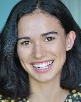 Emma Pasarow Photo
