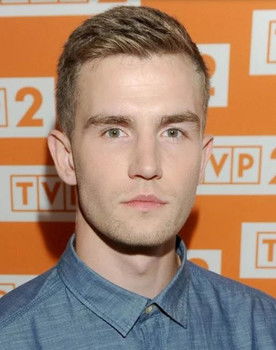 Daniel Dziorek as Bolo