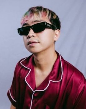 George Tierison as Kevin