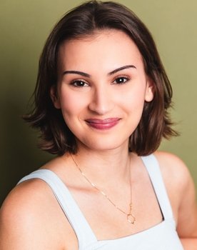 Kaitlyn Smart as Emma