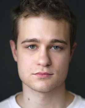 Pavel Kandin as Андрей