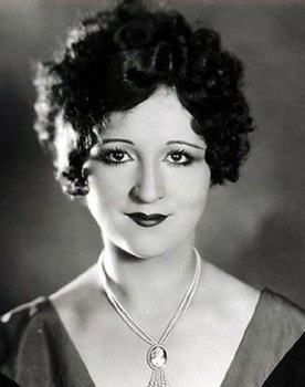 Julia Faye as Mabel Brown