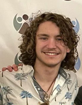 Carter Reeves as Mark