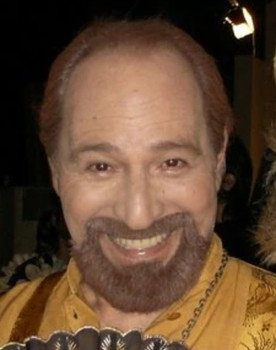 Josmar Martins as Dr. Júlio