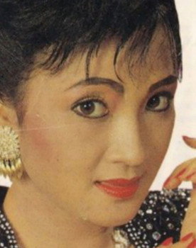 Itje Trisnawati as Linda