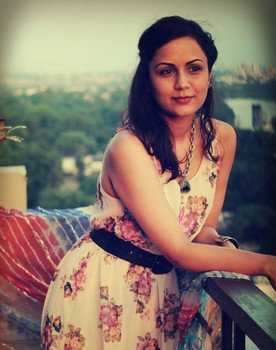 Aditi Srivastava as Date Girl