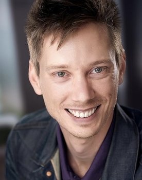 Jeff Harlow as Geoff