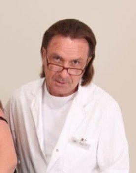 Assistentinnen Mit Geilen Ärschen
