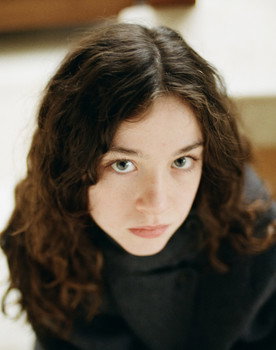 Eva M. Hirschburger as Ela Hövemann