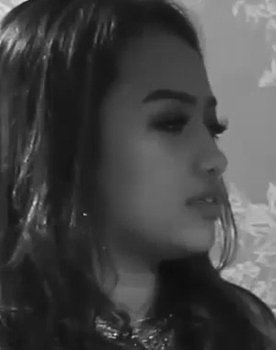 Nafvia Latupeirissa as Ira