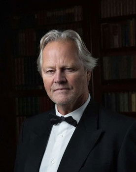 Dean Panter as Caheravin Resident