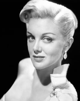 Jan Sterling as Beth Willis