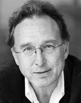 Philip Zandén as Staffan