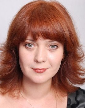 Nelli Popova as Natalya Lomakina