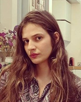 Eliza Skolidi as 
