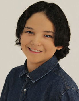 Carlos Javier Gámiz as Jonás