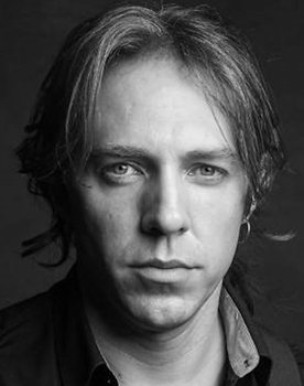 Nando Pradho as Geraldo Saldanha