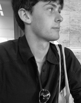 Jack Novarese as Sean