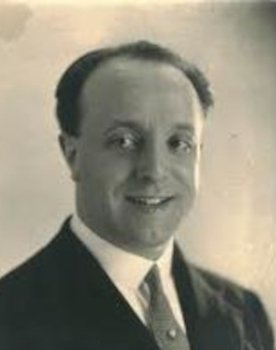 Carlos Martínez Baena as 