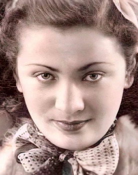 Liza Vorfi as Nëna e Nebiut