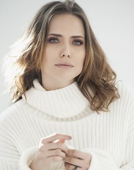 Letícia Colin as Lidia Birman