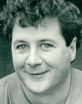 Serge Beauvois as Julien