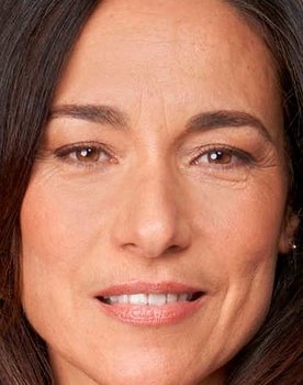 Isabel Serrano as Leticia Santos