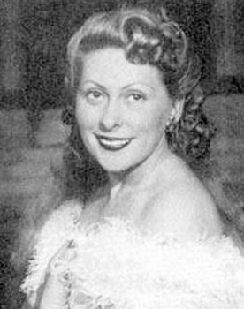 Estélyi ruha kötelező