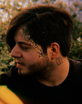 Alexis Encarnación as Extra Estudio de Pintura