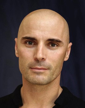 Viktor Kee as Juggler
