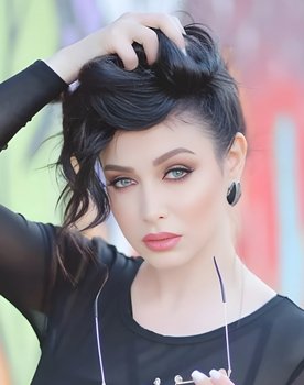 Luna Besharah (لونا بشارة)