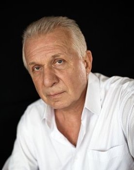 Yevhen Papernyi as (voice)