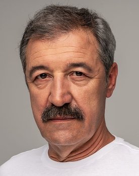 Nizam Namidar as Grandfather