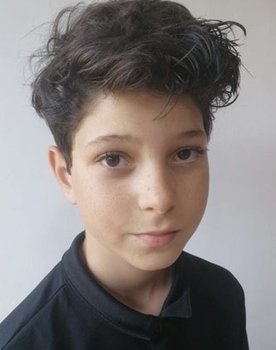 Sohel Meftah as Eliott à 11 ans