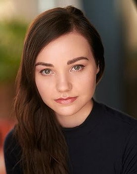 Stephanie Aubertin as Georgia