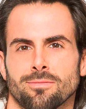 Jordi Rubio Bobet as César Blummer