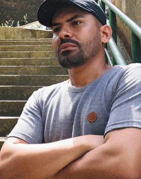 Saulo Santiago as Rafael