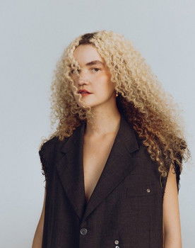 Vitória Falcão as Self