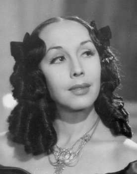 Isabela Corona as Aunt Alejandra