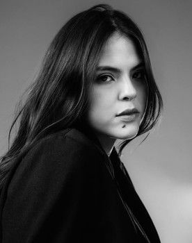 Cameron Elías as Valeria