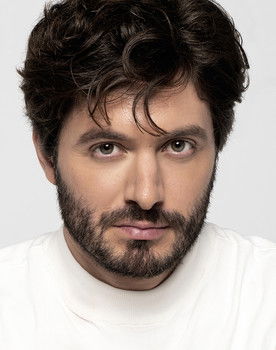 Óscar Morchón as Martín Romero