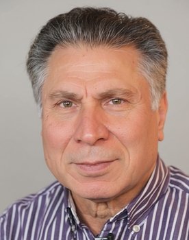 Ahmet Arıman as Ömer