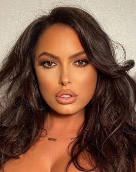 Constance Nunes as Self