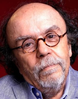 Jean-Michel Ribes as Priest