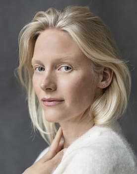 Laura Birn as Anne Määttä