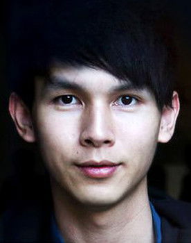 Nipan Chawcharernpon