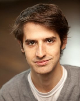 Skyler Nowinski as Felix Porges